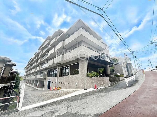 溢れる陽光でご家族の笑顔も輝く