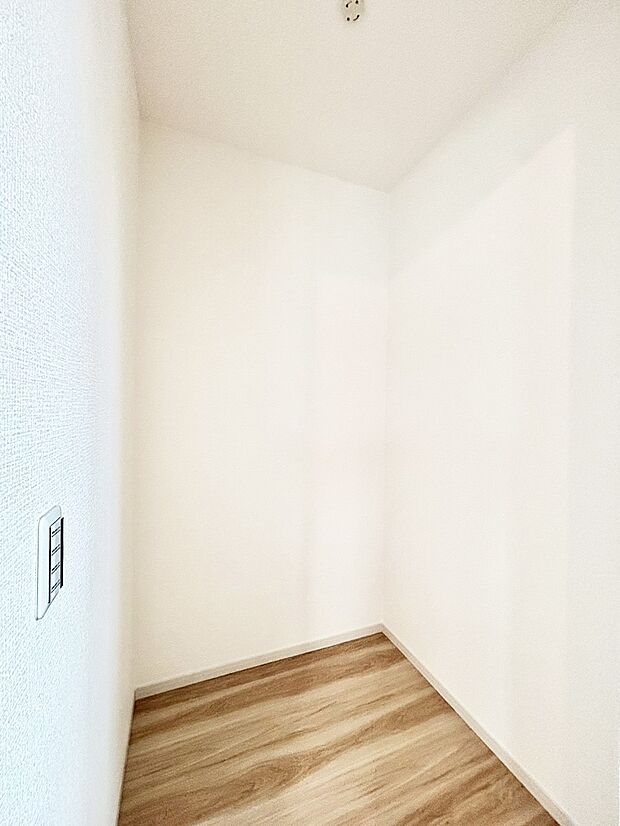 ウォークインクローゼットの活用で生活空間スッキリ