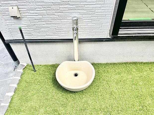 ガーデニングやお掃除に便利な外水栓  