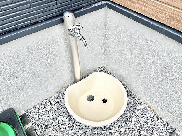 ガーデニングやお掃除に便利な外水栓