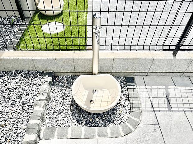 外水栓があると、庭のお手入れやちょっとした手洗い・洗車に便利です!
