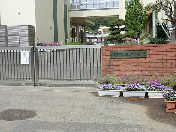 小学校 130m 我孫子市立根戸小学校
