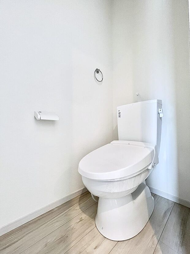 トイレは温水洗浄機能付き