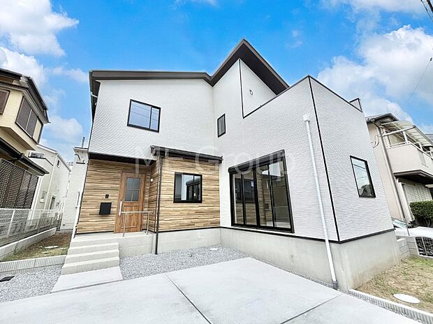 洗練された外観、上質な住空間が広がる室内は永く安心して過ごせる住居です。