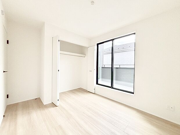 日当たりのいいお部屋は気持ちがいいですね。 