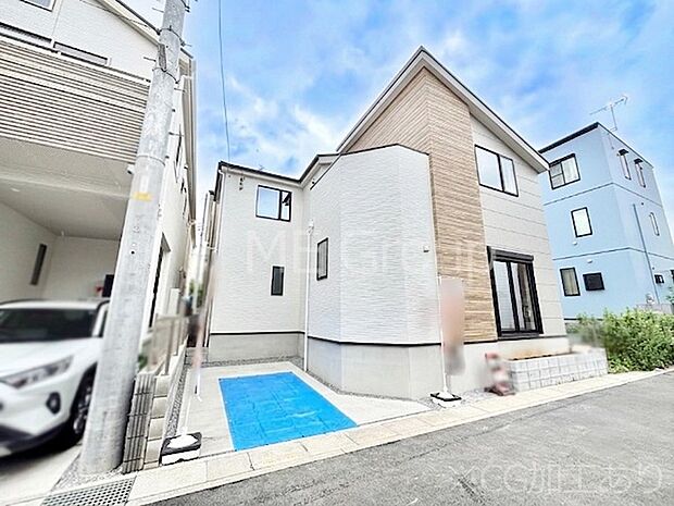洗練された外観、上質な住空間が広がる室内は永く安心して過ごせる住居です。