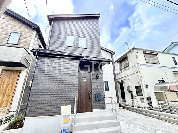 たっぷりの陽光と開放感に包まれる明るい住まい