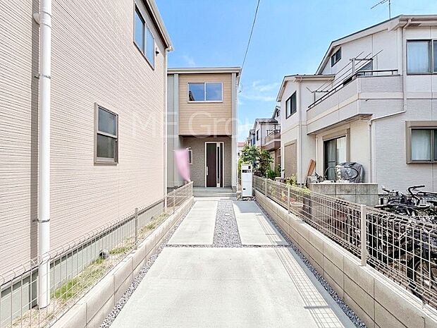 洗練された外観、上質な住空間が広がる室内は永く安心して過ごせる住居です。