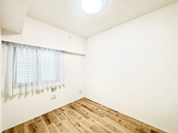 使いやすい形でベットや家具の置き方にも困ることもありません。