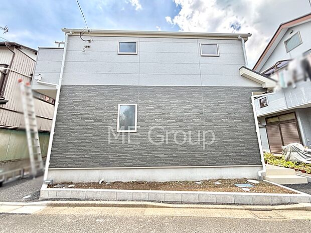 洗練された外観、上質な住空間が広がる室内は永く安心して過ごせる住居です。