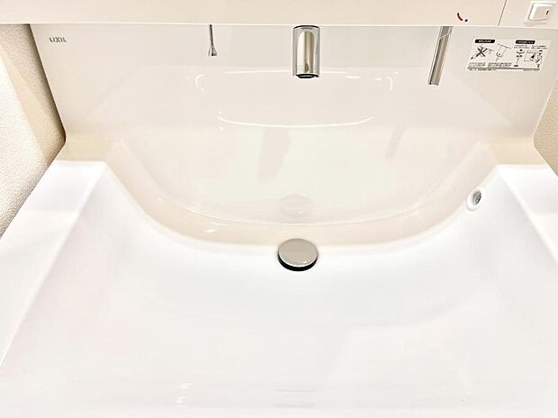 ハンドシャワー付き！使いやすい洗面台。