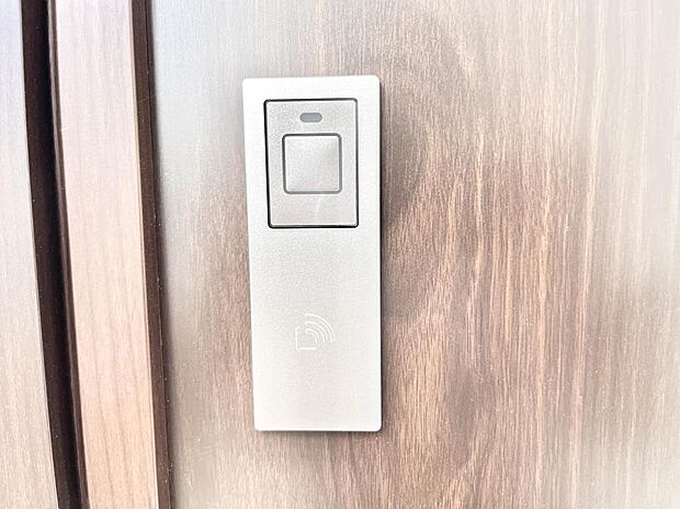 スマートに開錠できる電子キー