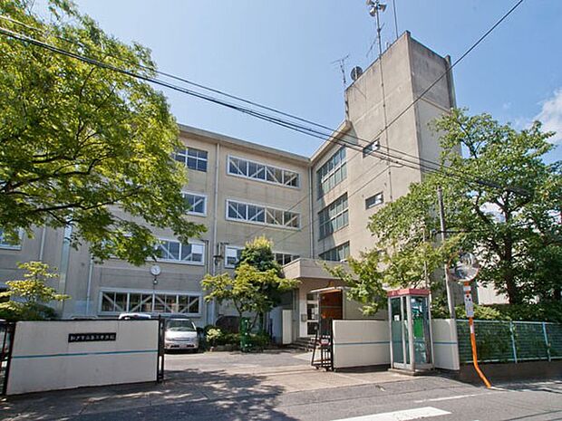 中学校 750m 松戸市立第三中学校