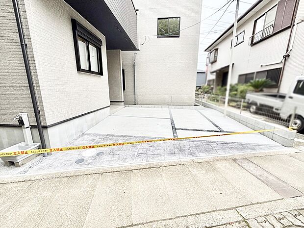 目の前が駐車場だと雨の日も大量にお買い物をした時も便利ですね