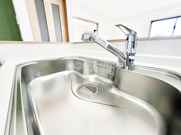 いつでも清潔なおいしいお水を。一つの水栓で水道水と浄水を使い分け。