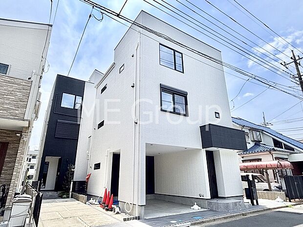 シンプルで落ち着きのある建物は住むかたの個性でオリジナルなものになっていきます。