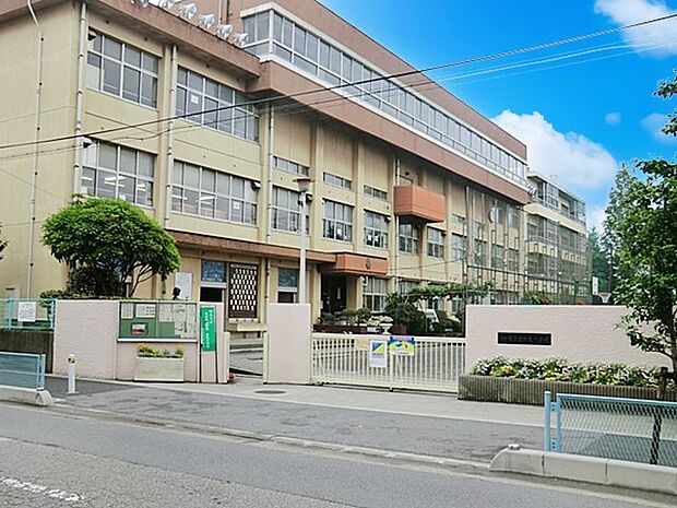 小学校 800m 川口市立朝日東小学校