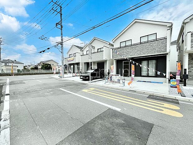 見通しの良さとともに、街並みに開放感を与えてくれます。 