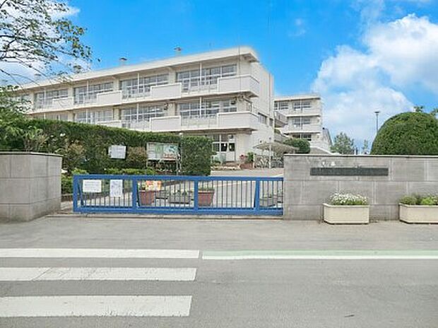 小学校 850m 越谷市立平方小学校