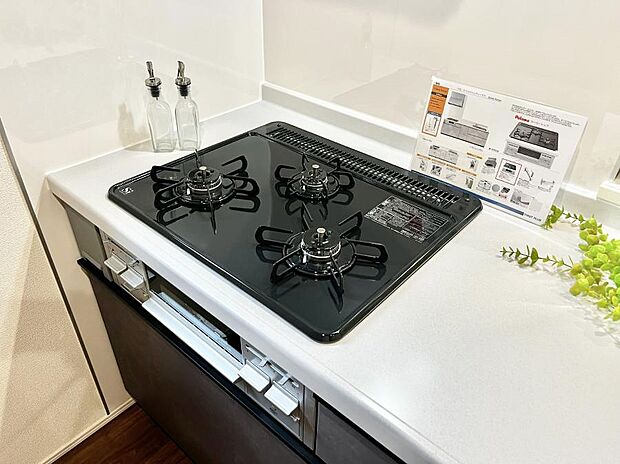 三口ガスコンロでお料理が一気にはかどりそう  　