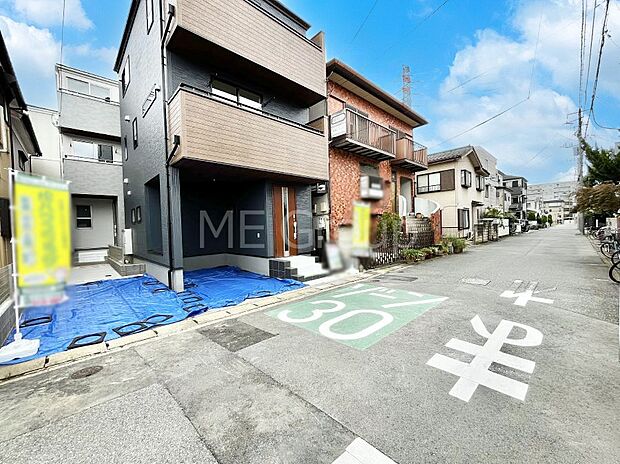 前面道路はきちんと整備されています