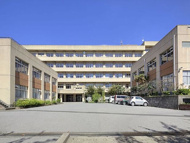 中学校 900m 三郷市立前川中学校