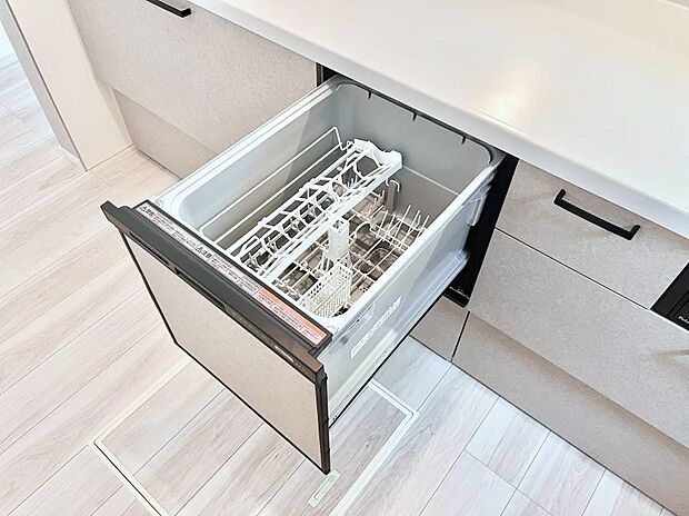 面倒なお片づけは食洗機にお任せ！家事の負担が減って、時間にも気持ちにもゆとりができます。