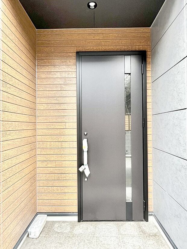 大切な家族、来客を出迎える玄関。