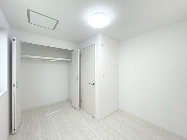 子供部屋にもおすすめな収納スペースたっぷりの居室