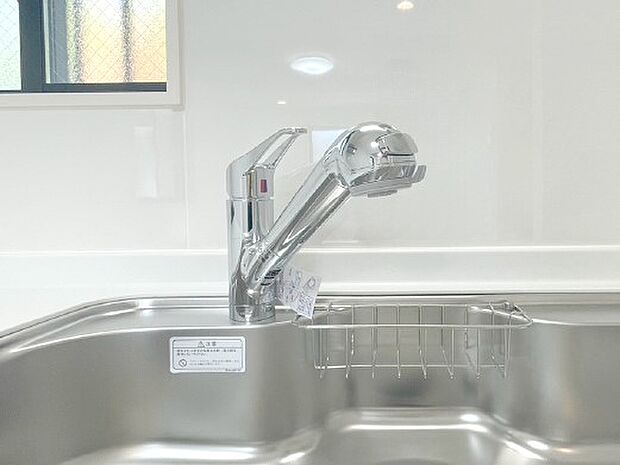 いつでも清潔なおいしいお水を。一つの水栓で水道水と浄水を使い分け。