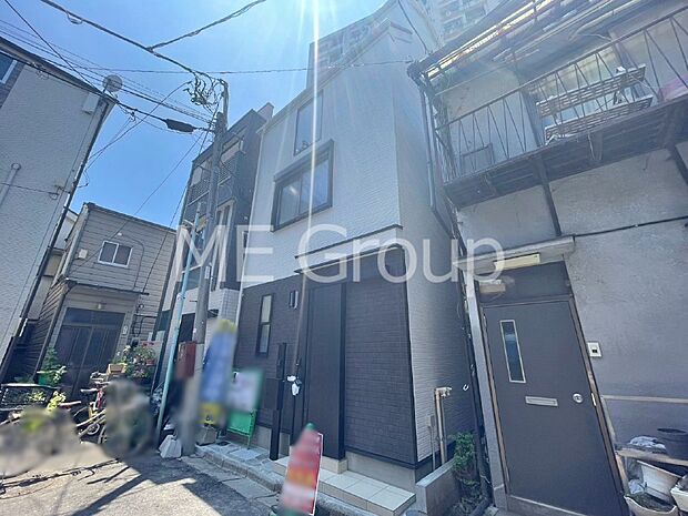 洗練された外観、上質な住空間が広がる室内は永く安心して過ごせる住居です。 
