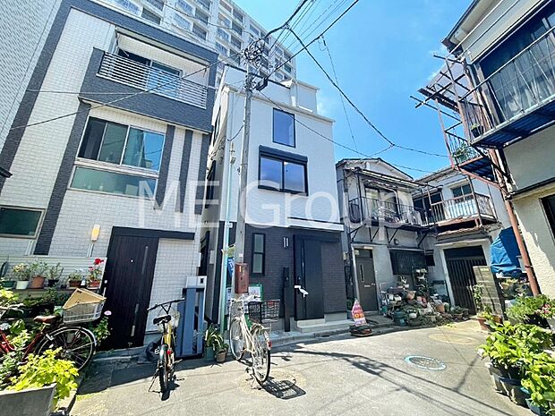たっぷりの陽光と心地よい風が舞い込む住まい