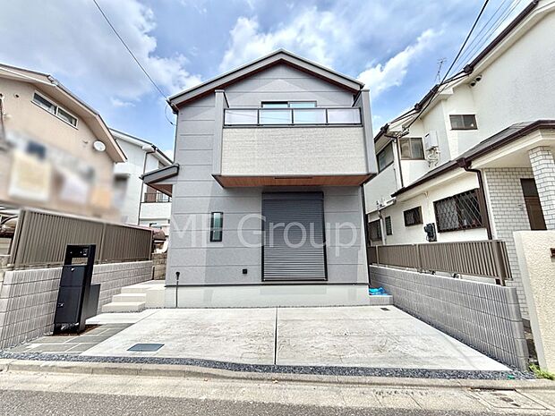洗練された外観、上質な住空間が広がる室内は永く安心して過ごせる住居です。