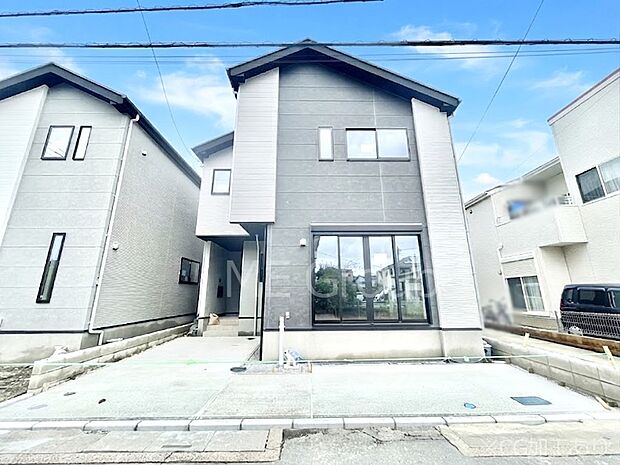洗練された外観、上質な住空間が広がる室内は永く安心して過ごせる住居です。