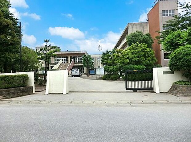小学校 860m 春日部市立上沖小学校