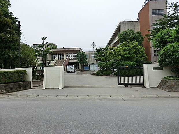 小学校 1260m 春日部市立上沖小学校