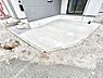 駐車場：生活に欠かせない駐車スペース。