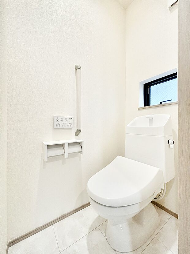 トイレは安心の2箇所!朝のバタバタも一安心です。