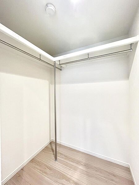 ウォークインクローゼットのある住まいでスッキリ快適な生活を
