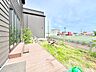 その他：ウッドデッキ付き！住まいに明るい光と開放感を演出してくれます。