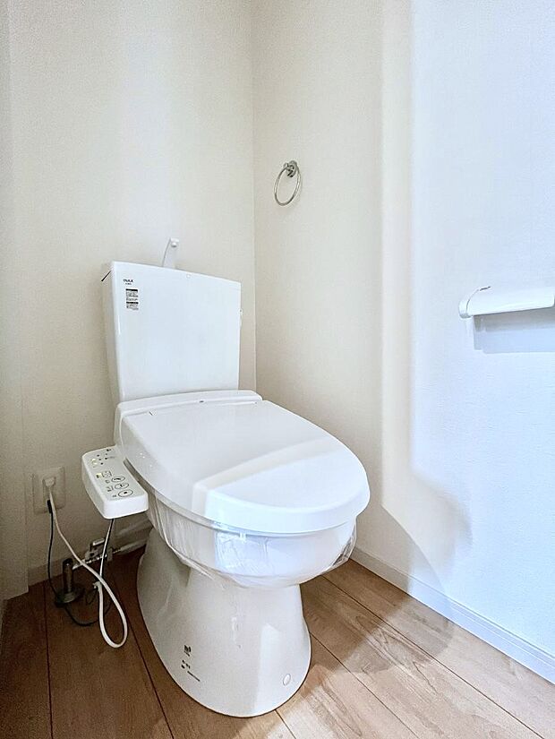 トイレは温水洗浄機能付き