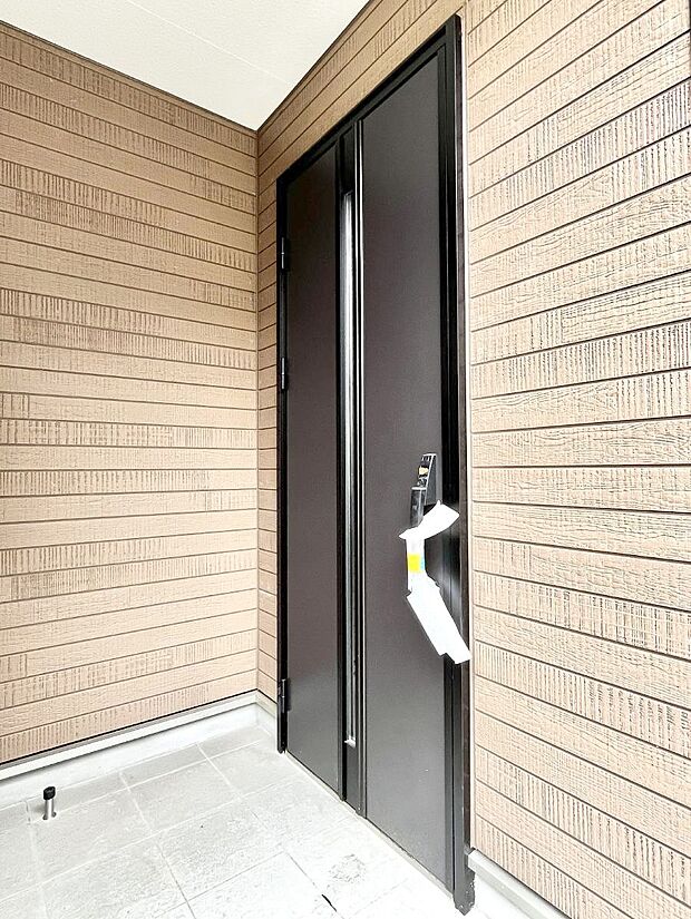 大切な家族、来客を出迎える玄関。