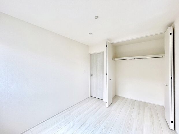 子供部屋にもおすすめな収納スペースたっぷりの居室