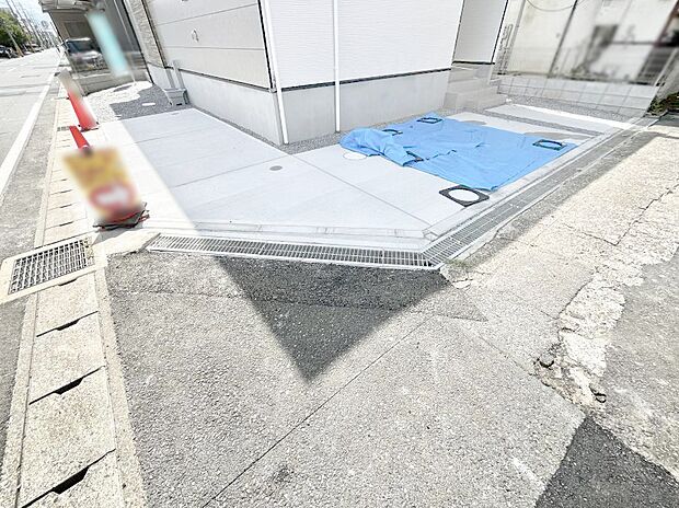 目の前が駐車場だと雨の日も大量にお買い物をした時も便利ですね