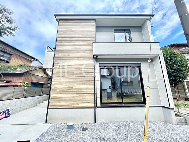 洗練された外観、上質な住空間が広がる室内は永く安心して過ごせる住居です。