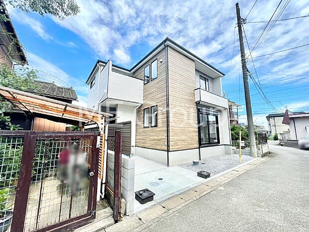 シンプルで落ち着きのある建物は住むかたの個性でオリジナルなものになっていきます。