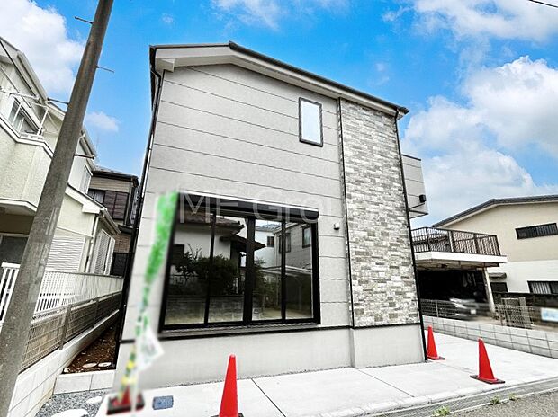 たっぷりの陽光と心地よい風が舞い込む住まい