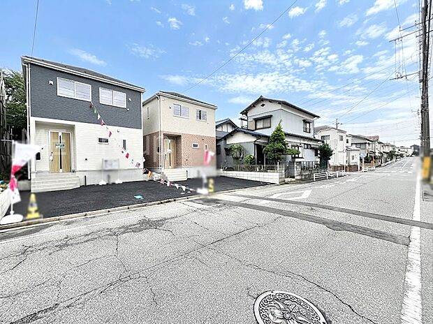 前面道路はきちんと整備されています