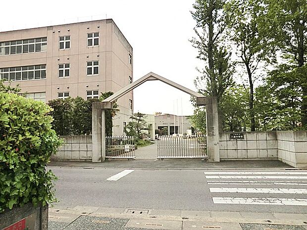 中学校 1530m 八潮市立八潮中学校