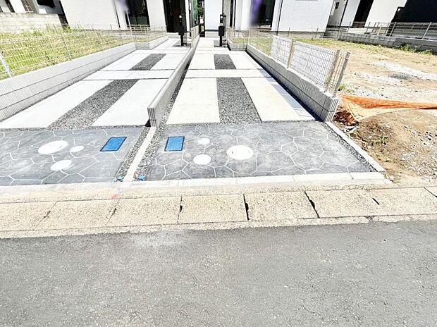 カースペースは2台駐車可。セカンドカーや来客時に便利です!